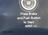 ✅ 2019 Chrysler Pacifica Limited • VIN: 2C4RC1GG4KR552357 • Lot: 43189981. Wystawiony na IAAI z przebiegiem 42 927 mil. Bezpłatny archiwum sprzedaży aukcyjnych z USA i szczegółowy raport historii pojazdu na DreamBid. Zdjęcie 15.