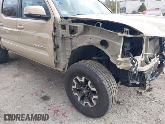 ✅ 2016 Toyota Tacoma SR • VIN: 3TMCZ5AN3GM014024 • Lot: 41234589. Wystawiony na IAAI z przebiegiem 140 632 mil. Bezpłatny archiwum sprzedaży aukcyjnych z USA i szczegółowy raport historii pojazdu na DreamBid. Zdjęcie 17.