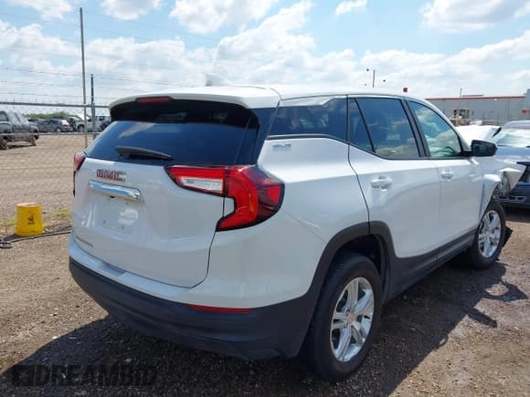 ✅ 2024 GMC Terrain SLE • VIN: 3GKALMEG3RL325268 • Lot: 43335821. Wystawiony na IAAI z przebiegiem 15 068 mil. Bezpłatny archiwum sprzedaży aukcyjnych z USA i szczegółowy raport historii pojazdu na DreamBid. Zdjęcie 4.