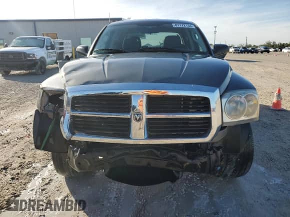 2005 Dodge Dakota SLT z VIN 1D7HW48N75S167384, wystawiony jako Copart lot #81172134 z przebiegiem 122 894 mil mil oraz Szkoda całkowita • Salvage title. Historia ofert i sprzedaży dostępna na DreamBid. Obrazek 5.