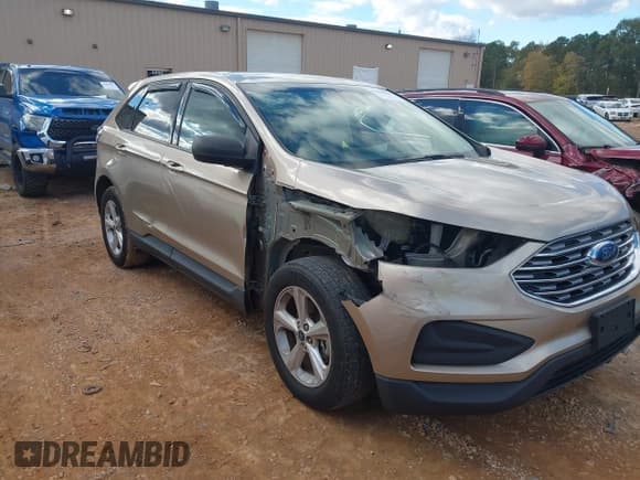 ✅ 2020 Ford Edge SE • VIN: 2FMPK3G92LBA05200 • Lot: 43584645. Wystawiony na IAAI z przebiegiem 61 945 mil. Bezpłatny archiwum sprzedaży aukcyjnych z USA i szczegółowy raport historii pojazdu na DreamBid. Zdjęcie 1.