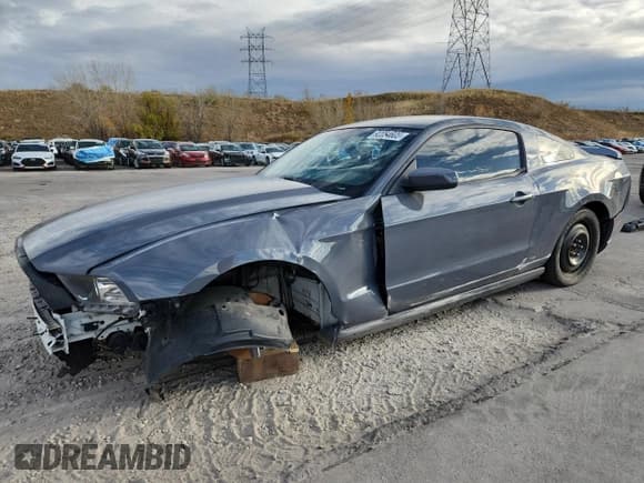 ✅ 2014 Ford Mustang V6 • VIN: 1ZVBP8AM3E5279293 • Lot: 92054605. Listed on Copart with 186,741 mi. Free auction sales archive from the USA and detailed vehicle history report at DreamBid. Image 1.