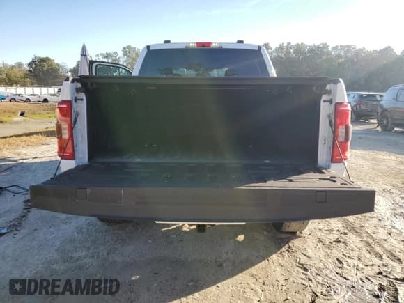 ✅ 2021 Ford F-150 • VIN: 1FTFW1C82MKF12806 • Lot: 83975964. Wystawiony na Copart z przebiegiem 39 559 mil. Bezpłatny archiwum sprzedaży aukcyjnych z USA i szczegółowy raport historii pojazdu na DreamBid. Zdjęcie 6.