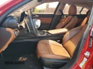 ✅ 2018 Alfa Romeo Giulia • VIN: ZARFAEBN6J7567079 • Lot: 69192325. Wystawiony na Copart z przebiegiem 70 798 mil. Bezpłatny archiwum sprzedaży aukcyjnych z USA i szczegółowy raport historii pojazdu na DreamBid. Zdjęcie 7.