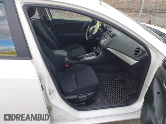 ✅ 2010 Mazda 3 i Touring • VIN: JM1BL1SG3A1284123 • Lot: 43706153. Listed on IAAI with 182,411 mi. Free auction sales archive from the USA and detailed vehicle history report at DreamBid. Image 5.