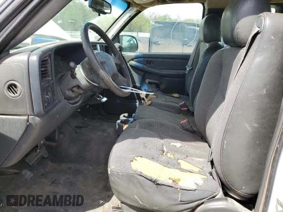 ✅ 2005 Chevrolet Silverado 1500 • VIN: 1GCEC19V45Z193693 • Лот: 53571995. Опубликован ранее на Copart с пробегом 325 082 миль. Бесплатный доступ к архиву аукционных продаж из США и подробный отчёт об истории автомобиля на DreamBid. Изображение 7.