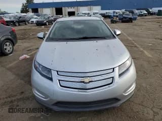 ✅ 2014 Chevrolet Volt • VIN: 1G1RB6E49EU163996 • Lot: 71621664. Wystawiony na Copart z przebiegiem 77 972 mil. Bezpłatny archiwum sprzedaży aukcyjnych z USA i szczegółowy raport historii pojazdu na DreamBid. Zdjęcie 5.
