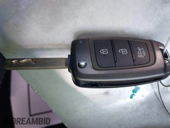 ✅ 2021 Hyundai Santa Fe SE • VIN: 5NMS14AJXMH336085 • Lot: 42301440. Listed on IAAI with 23,612 mi. Free auction sales archive from the USA and detailed vehicle history report at DreamBid. Image 11.