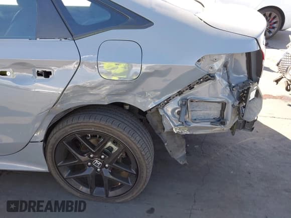 ✅ 2025 Honda Civic Sport • VIN: 2HGFE2F5XSH539221 • Lot: 43325621. Listed on IAAI with 11,878 mi. Free auction sales archive from the USA and detailed vehicle history report at DreamBid. Image 6.