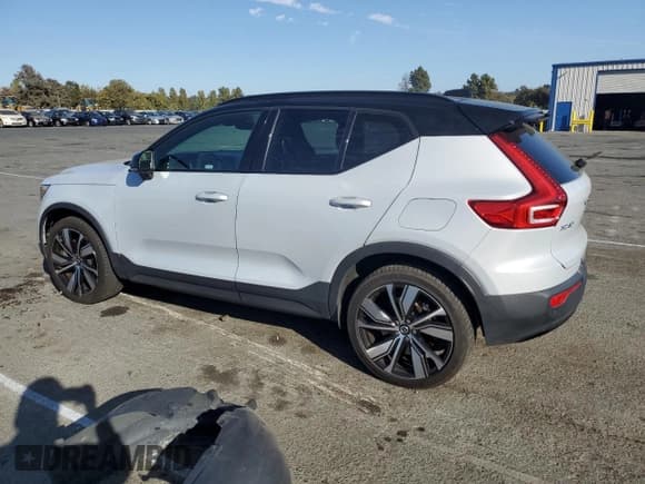 ✅ 2021 Volvo XC40 • VIN: YV4ED3UR3M2571560 • Lot: 71871995. Listed on Copart with Not provided. Free auction sales archive from the USA and detailed vehicle history report at DreamBid. Image 2.