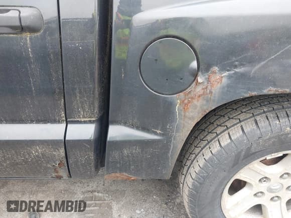 ✅ 2010 Dodge Dakota Bighorn/Lonestar • VIN: 1D7CW3GK8AS202813 • Lot: 42467823. Wystawiony na IAAI z przebiegiem 166 294 mil. Bezpłatny archiwum sprzedaży aukcyjnych z USA i szczegółowy raport historii pojazdu na DreamBid. Zdjęcie 6.