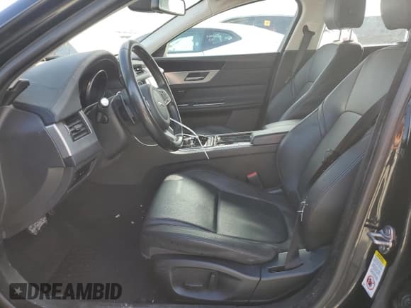 ✅ 2018 Jaguar XF 25t • VIN: SAJBR4FX7JCY54866 • Лот: 80795853. Опубликован ранее на Copart с пробегом 79 125 миль. Бесплатный доступ к архиву аукционных продаж из США и подробный отчёт об истории автомобиля на DreamBid. Изображение 7.