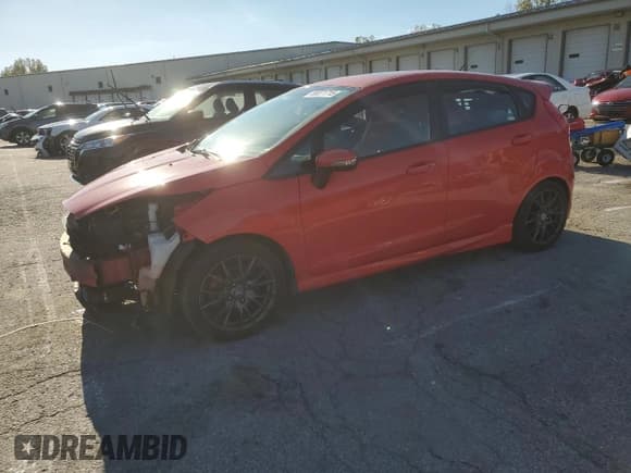 ✅ 2014 Ford Fiesta ST • VIN: 3FADP4GX6EM132228 • Lot: 85871715. Wystawiony na Copart z przebiegiem 139 018 mil. Bezpłatny archiwum sprzedaży aukcyjnych z USA i szczegółowy raport historii pojazdu na DreamBid. Zdjęcie 1.