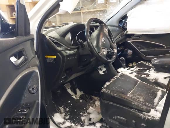 2015 Hyundai Santa Fe Limited with VIN KM8SR4HF4FU116779, listed as a IAAI auction lot 41595910 with 148,992 mi miles and . Bid and sale history available at DreamBid. Image 5.