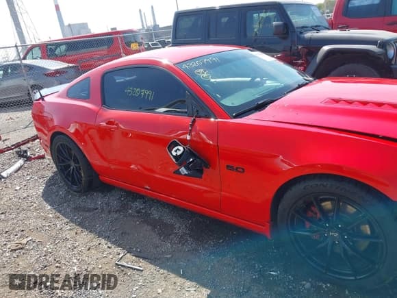✅ 2014 Ford Mustang GT • VIN: 1ZVBP8CF5E5200625 • Lot: 43207991. Listed on IAAI with 122,978 mi. Free auction sales archive from the USA and detailed vehicle history report at DreamBid. Image 14.