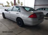 ✅ 2007 Honda Accord EX • VIN: 1HGCM56777A210880 • Lot: 43704098. Wystawiony na IAAI z przebiegiem 362 946 mil. Bezpłatny archiwum sprzedaży aukcyjnych z USA i szczegółowy raport historii pojazdu na DreamBid. Zdjęcie 3.