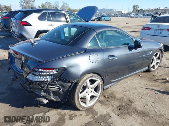 ✅ 2014 Mercedes-Benz SLK 250 • VIN: WDDPK4HA7EF091601 • Lot: 43466055. Listed on IAAI with 74,863 mi. Free auction sales archive from the USA and detailed vehicle history report at DreamBid. Image 4.