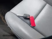 ✅ 2016 Ford Transit • VIN: 1FTYE1ZG8GKA05794 • Lot: 43484712. Wystawiony na IAAI z przebiegiem 228 485 mil. Bezpłatny archiwum sprzedaży aukcyjnych z USA i szczegółowy raport historii pojazdu na DreamBid. Zdjęcie 10.