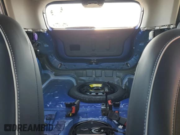 ✅ 2024 Hyundai Venue SEL • VIN: KMHRC8A35RU293661 • Lot: 87377184. Listed on Copart with 14,190 mi. Free auction sales archive from the USA and detailed vehicle history report at DreamBid. Image 10.