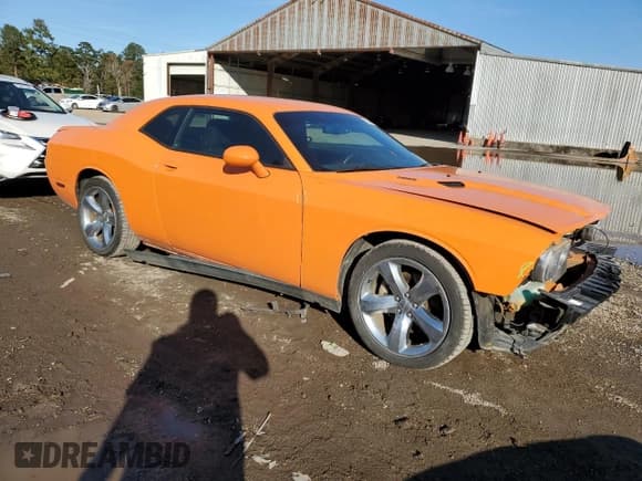 ✅ 2014 Dodge Challenger R/T 100th Anniversary Appearance • VIN: 2C3CDYBT7EH312122 • Lot: 83948764. Wystawiony na Copart z przebiegiem 136 845 mil. Bezpłatny archiwum sprzedaży aukcyjnych z USA i szczegółowy raport historii pojazdu na DreamBid. Zdjęcie 4.
