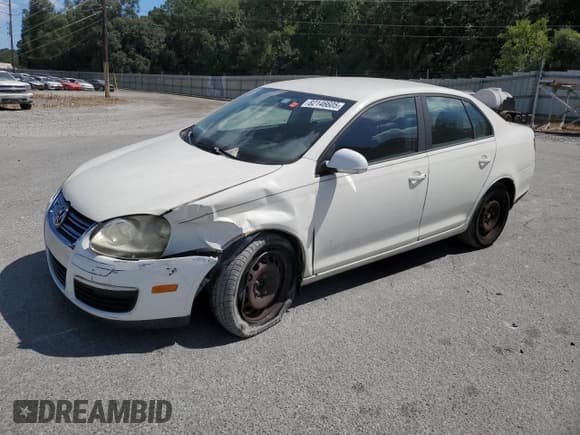 ✅ 2008 Volkswagen Jetta S • VIN: 3VWJM71K68M182536 • Lot: 82146605. Listed on Copart with 127,602 mi. Free auction sales archive from the USA and detailed vehicle history report at DreamBid. Image 1.