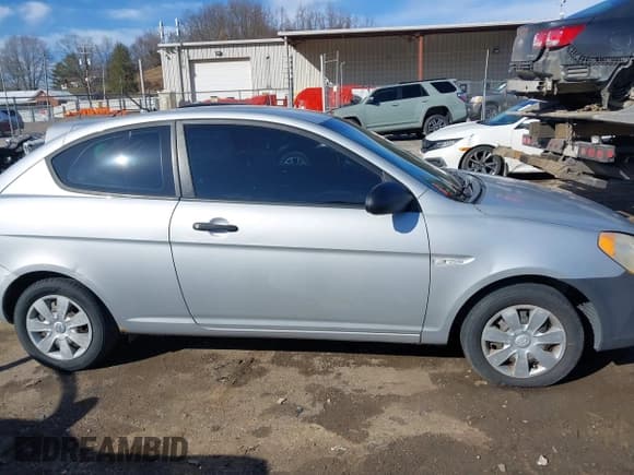 ✅ 2007 Hyundai Accent GS • VIN: KMHCM36C97U043769 • Лот: 41526011. Опубликован ранее на IAAI с пробегом 230 566 миль. Бесплатный доступ к архиву аукционных продаж из США и подробный отчёт об истории автомобиля на DreamBid. Изображение 13.