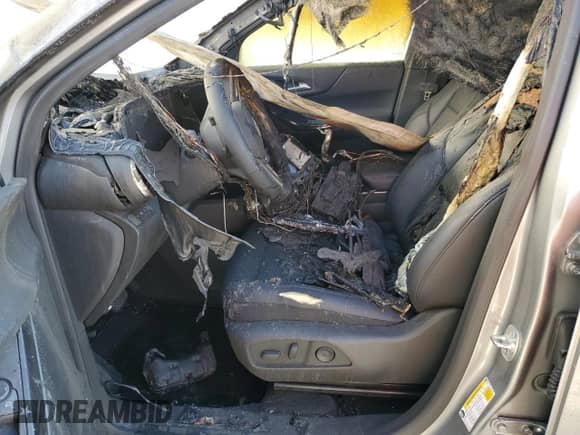 2025 Chevrolet Equinox AWD LT z VIN 3GNAXPEG5SL224974, wystawiony jako Copart lot #46418005 z przebiegiem Nie podano mil oraz Nie do naprawy • Non repairable. Historia ofert i sprzedaży dostępna na DreamBid. Obrazek 7.