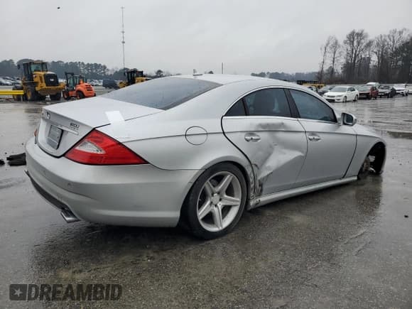 ✅ 2011 Mercedes-Benz CLS 550 • VIN: WDDDJ7CB6BA169124 • Lot: 41615155. Wystawiony na Copart z przebiegiem 195 647 mil. Bezpłatny archiwum sprzedaży aukcyjnych z USA i szczegółowy raport historii pojazdu na DreamBid. Zdjęcie 3.