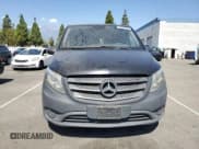 ✅ 2018 Mercedes-Benz Metris Passenger • VIN: WD4PG2EE0J3445189 • Лот: 84626165. Опубликован ранее на Copart с пробегом 245 966 миль. Бесплатный доступ к архиву аукционных продаж из США и подробный отчёт об истории автомобиля на DreamBid. Изображение 5.