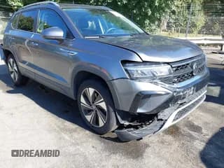 ✅ 2024 Volkswagen Taos SE • VIN: 3VVUX7B23RM114056 • Lot: 43376781. Wystawiony na IAAI z przebiegiem 5 261 mil. Bezpłatny archiwum sprzedaży aukcyjnych z USA i szczegółowy raport historii pojazdu na DreamBid. Zdjęcie 1.