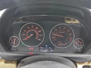 ✅ 2016 BMW 3 Series 328i • VIN: WBA8E9G54GNT43852 • Lot: 93450285. Wystawiony na Copart z przebiegiem 162 091 mil. Bezpłatny archiwum sprzedaży aukcyjnych z USA i szczegółowy raport historii pojazdu na DreamBid. Zdjęcie 9.