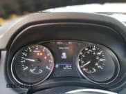 ✅ 2018 Nissan Rogue S • VIN: KNMAT2MT9JP599713 • Lot: 91390735. Wystawiony na Copart z przebiegiem 99 719 mil. Bezpłatny archiwum sprzedaży aukcyjnych z USA i szczegółowy raport historii pojazdu na DreamBid. Zdjęcie 9.