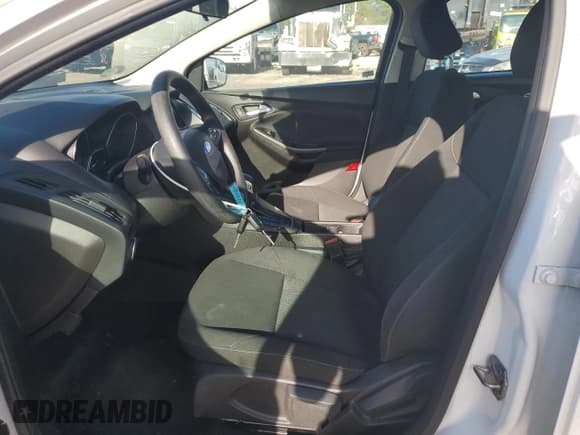 ✅ 2017 Ford Focus SEL • VIN: 1FADP3H26HL272184 • Лот: 87119585. Опубликован ранее на Copart с пробегом 87 252 миль. Бесплатный доступ к архиву аукционных продаж из США и подробный отчёт об истории автомобиля на DreamBid. Изображение 7.