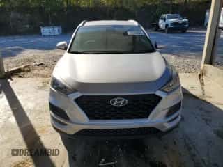 2020 Hyundai Tucson Value z VIN KM8J33A42LU124777, wystawiony jako Copart lot #86606655 z przebiegiem 137 242 mil mil oraz Czysty tytuł • Clean title. Historia ofert i sprzedaży dostępna na DreamBid. Obrazek 5.