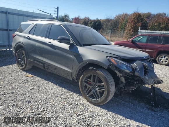 ✅ 2025 Ford Explorer ST • VIN: 1FMWK8GC3SGC14490 • Лот: 92012085. Опубликован ранее на Copart с пробегом 1 279 миль. Бесплатный доступ к архиву аукционных продаж из США и подробный отчёт об истории автомобиля на DreamBid. Изображение 4.