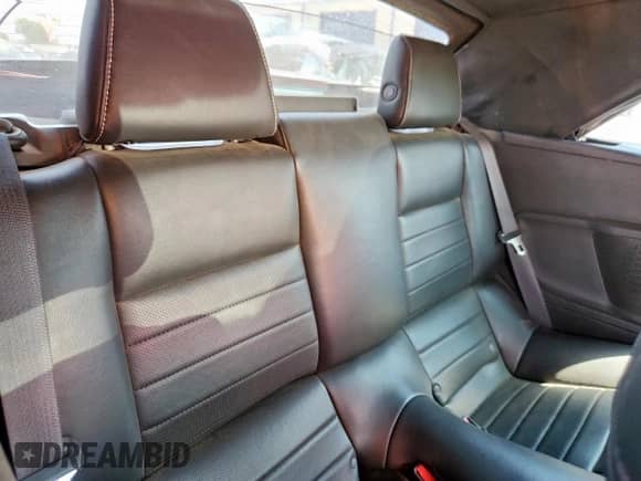 2014 Ford Mustang V6 с VIN 1ZVBP8EMXE5277941, выставлен на аукционе Copart как лот 68378785 с пробегом 112 277 миль миль и Списание • Salvage title. История ставок и продаж доступна на DreamBid. Изображение 10.