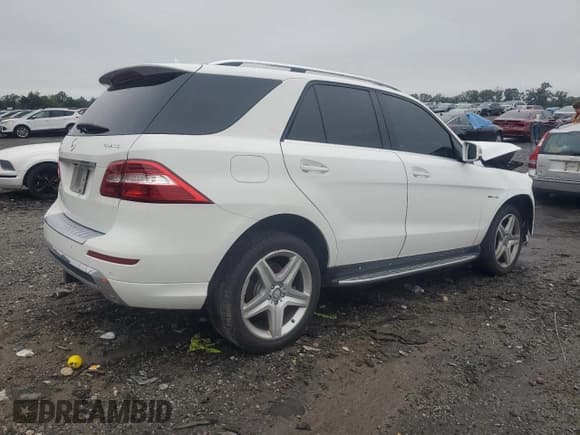 ✅ 2014 Mercedes-Benz M 550 • VIN: 4JGDA7DB0EA413908 • Лот: 69265035. Опубликован ранее на Copart с пробегом 136 019 миль. Бесплатный доступ к архиву аукционных продаж из США и подробный отчёт об истории автомобиля на DreamBid. Изображение 3.