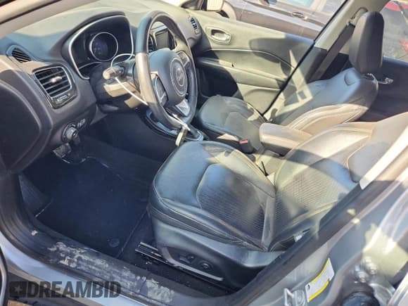 ✅ 2019 Jeep Compass Limited • VIN: 3C4NJDCB2KT596273 • Лот: 84052115. Опубликован ранее на Copart с пробегом 91 726 миль. Бесплатный доступ к архиву аукционных продаж из США и подробный отчёт об истории автомобиля на DreamBid. Изображение 7.