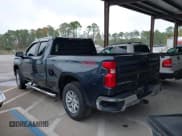 ✅ 2019 Chevrolet Silverado 1500 LT • VIN: 1GCRYDED3KZ264461 • Lot: 43431256. Wystawiony na IAAI z przebiegiem 239 442 mil. Bezpłatny archiwum sprzedaży aukcyjnych z USA i szczegółowy raport historii pojazdu na DreamBid. Zdjęcie 3.