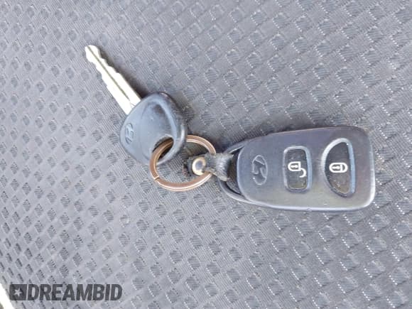 ✅ 2008 Hyundai Accent GS • VIN: KMHCM36C28U076792 • Лот: 41726467. Опубликован ранее на IAAI с пробегом 125 906 миль. Бесплатный доступ к архиву аукционных продаж из США и подробный отчёт об истории автомобиля на DreamBid. Изображение 11.