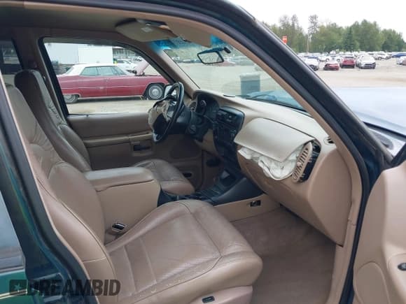 ✅ 1997 Ford Explorer XL • VIN: 1FMDU34E4VUC30455 • Lot: 42698397. Listed on IAAI with 137,612 mi. Free auction sales archive from the USA and detailed vehicle history report at DreamBid. Image 5.