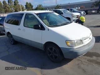 ✅ 2000 Toyota Sienna CE • VIN: 4T3GF19C7YU269541 • Lot: 43033583. Wystawiony na IAAI z przebiegiem 299 156 mil. Bezpłatny archiwum sprzedaży aukcyjnych z USA i szczegółowy raport historii pojazdu na DreamBid. Zdjęcie 1.