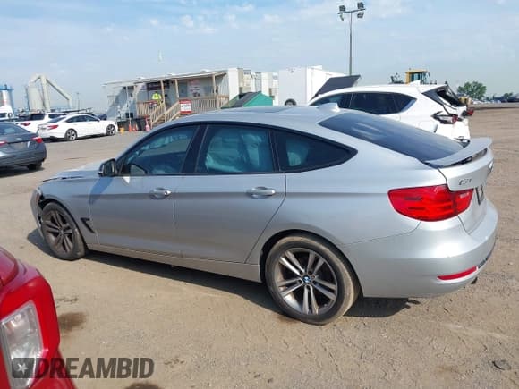 ✅ 2014 BMW 3 Series 328i Gran Turismo xDrive • VIN: WBA3X5C54ED557715 • Лот: 42827370. Опубликован ранее на IAAI с пробегом Не указан. Бесплатный доступ к архиву аукционных продаж из США и подробный отчёт об истории автомобиля на DreamBid. Изображение 13.
