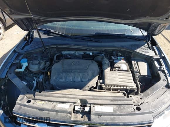 ✅ 2020 Volkswagen Tiguan S • VIN: 3VV1B7AX2LM152478 • Lot: 43059096. Wystawiony na IAAI z przebiegiem 78 481 mil. Bezpłatny archiwum sprzedaży aukcyjnych z USA i szczegółowy raport historii pojazdu na DreamBid. Zdjęcie 10.