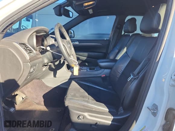 ✅ 2018 Jeep Grand Cherokee Altitude • VIN: 1C4RJFAG7JC334187 • Lot: 87098305. Wystawiony na Copart z przebiegiem 142 493 mil. Bezpłatny archiwum sprzedaży aukcyjnych z USA i szczegółowy raport historii pojazdu na DreamBid. Zdjęcie 7.