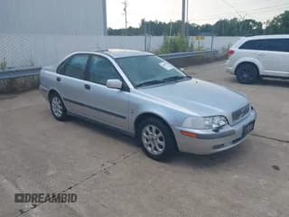 ✅ 2001 Volvo S40 • VIN: YV1VS29591F730038 • Lot: 43004954. Listed on IAAI with 113,834 mi. Free auction sales archive from the USA and detailed vehicle history report at DreamBid. Image 1.