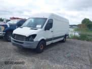 ✅ 2012 Mercedes-Benz Sprinter Cargo • VIN: WD3PE8CB5C5710802 • Lot: 42873916. Wystawiony na IAAI z przebiegiem 304 265 mil. Bezpłatny archiwum sprzedaży aukcyjnych z USA i szczegółowy raport historii pojazdu na DreamBid. Zdjęcie 2.