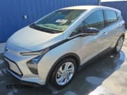 ✅ 2023 Chevrolet Bolt EV 1LT • VIN: 1G1FW6S03P4200830 • Lot: 75473894. Wystawiony na Copart z przebiegiem 15 678 mil. Bezpłatny archiwum sprzedaży aukcyjnych z USA i szczegółowy raport historii pojazdu na DreamBid. Zdjęcie 1.