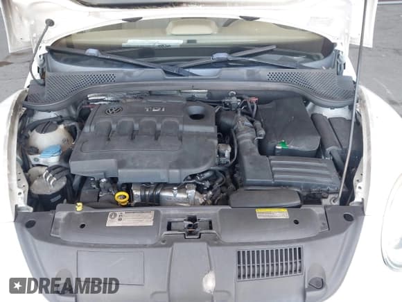 ✅ 2015 Volkswagen Beetle • VIN: 3VW6A7ATXFM823059 • Lot: 42852063. Wystawiony na IAAI z przebiegiem 158 789 mil. Bezpłatny archiwum sprzedaży aukcyjnych z USA i szczegółowy raport historii pojazdu na DreamBid. Zdjęcie 10.