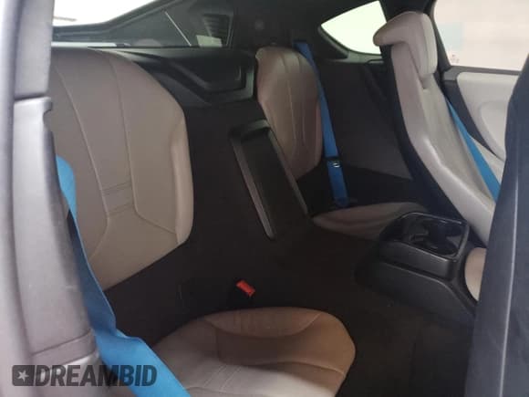 ✅ 2015 BMW i8 • VIN: WBY2Z2C53FV392015 • Лот: 44813384. Опубликован ранее на Copart с пробегом 57 911 миль. Бесплатный доступ к архиву аукционных продаж из США и подробный отчёт об истории автомобиля на DreamBid. Изображение 10.